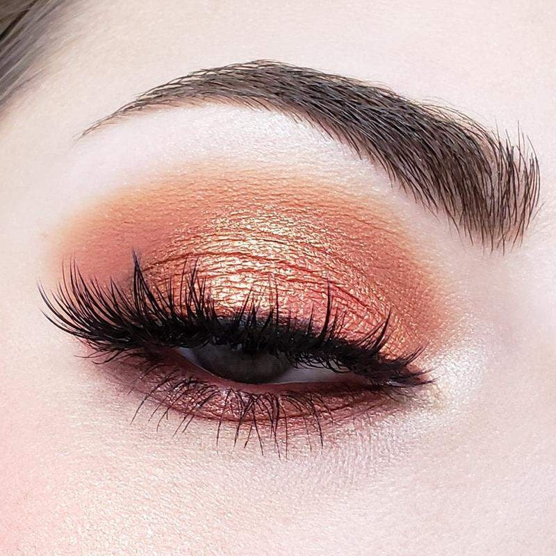 Crown 10 Colour Fuego Eyeshadow Palette - Image 4
